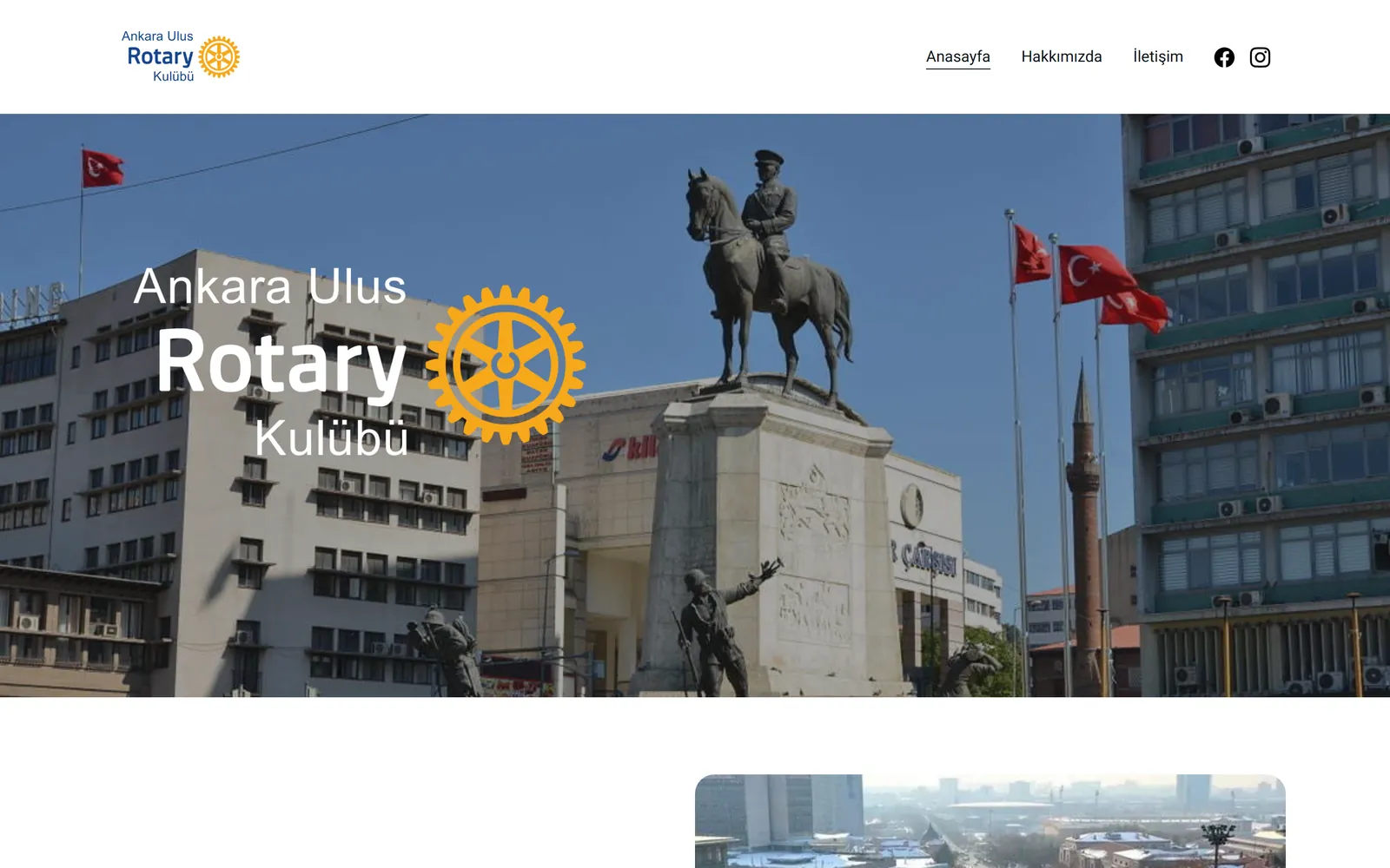 Kulüp sitesinin açılış ekranı: Ulus Meydanı ve Zafer Anıtı fotoğrafı üzerinde kulüp adı ile çark amblemi, sağ üstte sosyal medya bağlantıları.